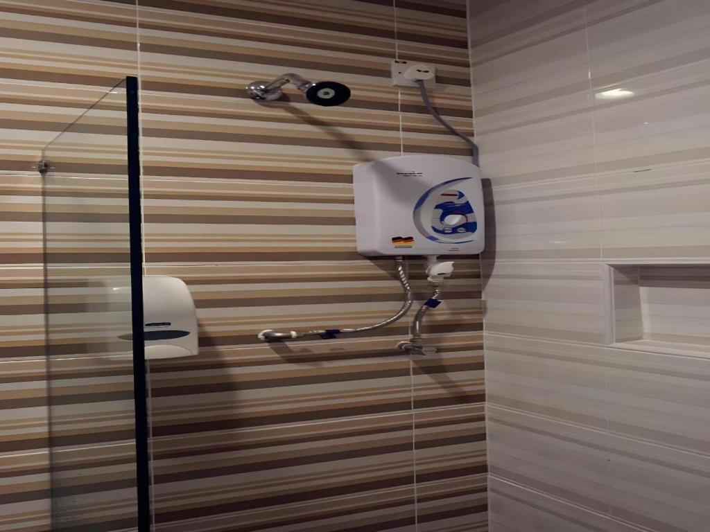 Hotel Kristal Сери Искандар Екстериор снимка