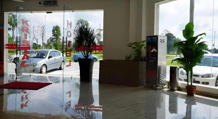 Hotel Kristal Сери Искандар Екстериор снимка