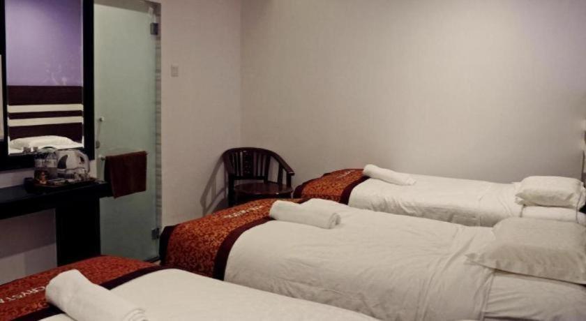 Hotel Kristal Сери Искандар Екстериор снимка