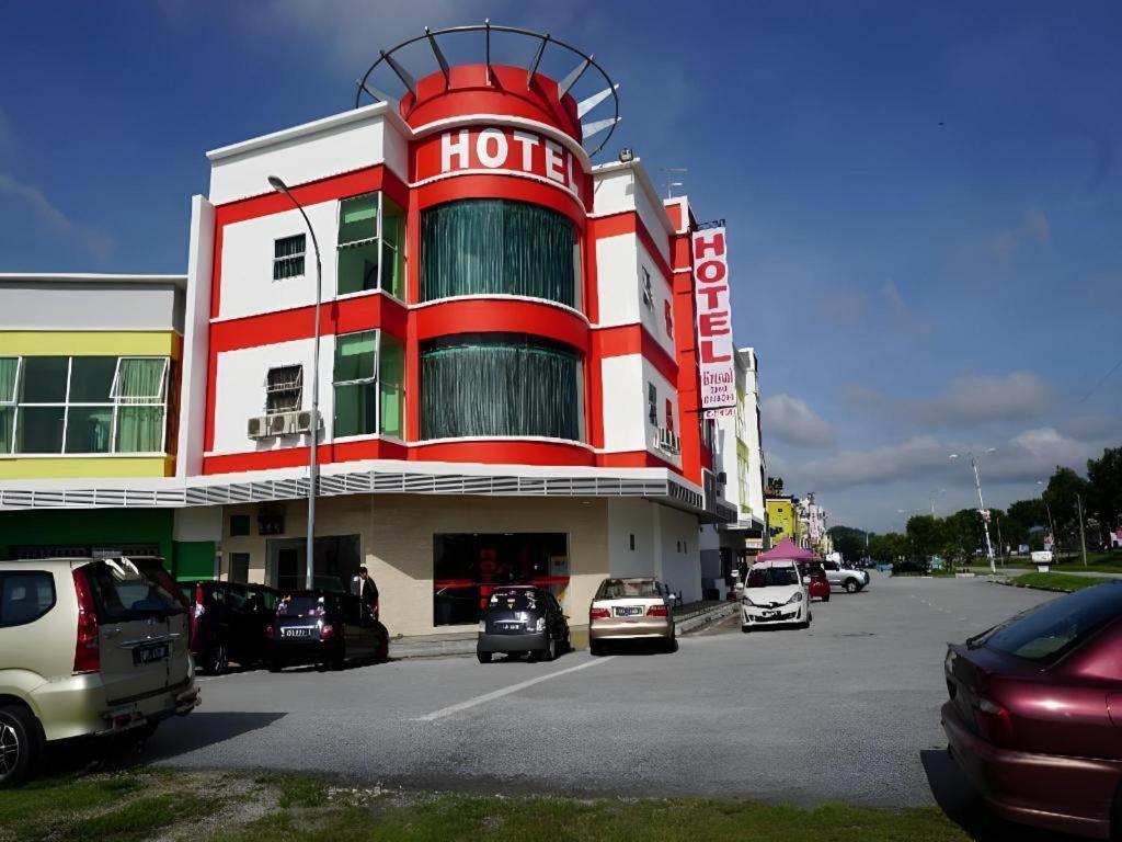 Hotel Kristal Сери Искандар Екстериор снимка