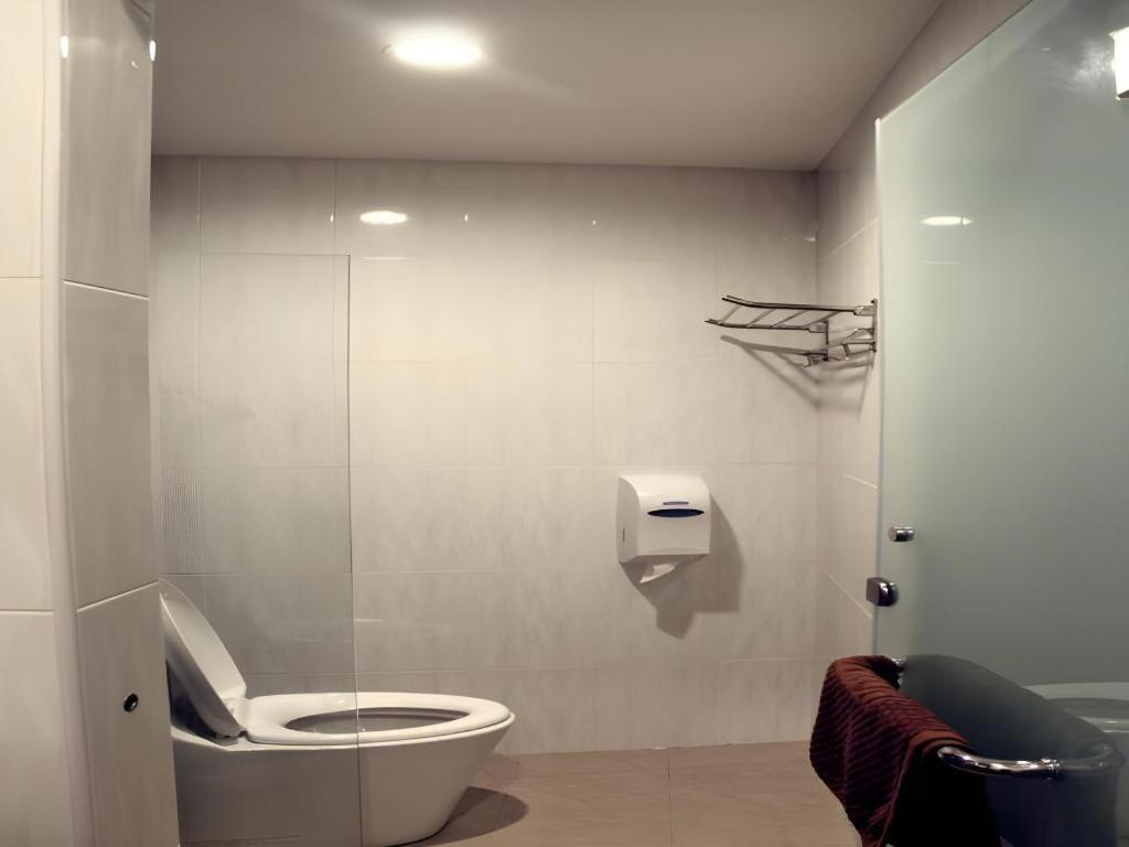 Hotel Kristal Сери Искандар Екстериор снимка